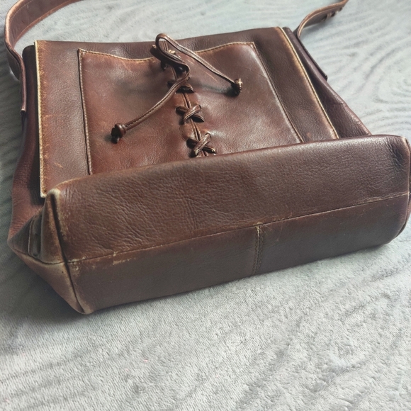 💗SOLD💗🦋VINTAGE American Angel Lace Up Leather Satchel - Picture 4 of 11